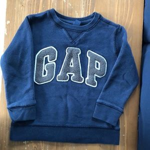 GAP Sweatshirt - Size 4t